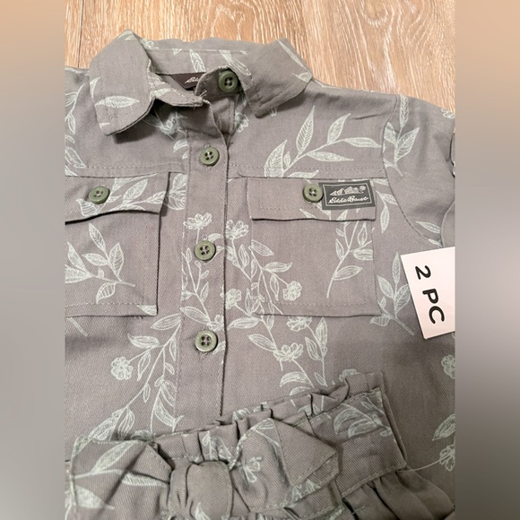 Baby Girl Paperbag Shorts/Camp shirt Outfit NWT - Picture 2 of 3